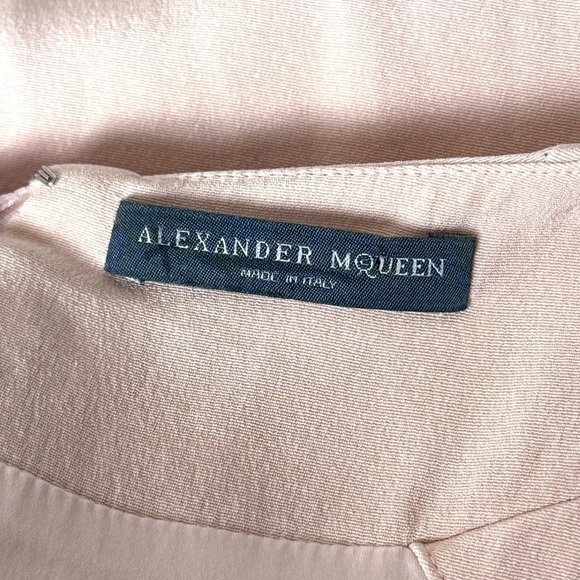 ALEXANDER MCQUEEN Blush Silk Crepe Draped Cowl Neck Short Sleeve Sheath Dress 10 - Picture 4 of 9